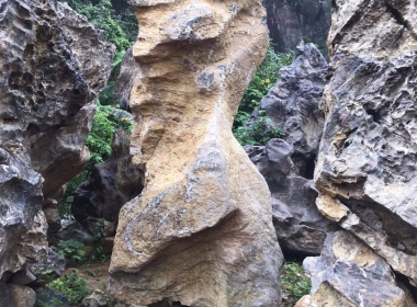 Đá tự nhiên 