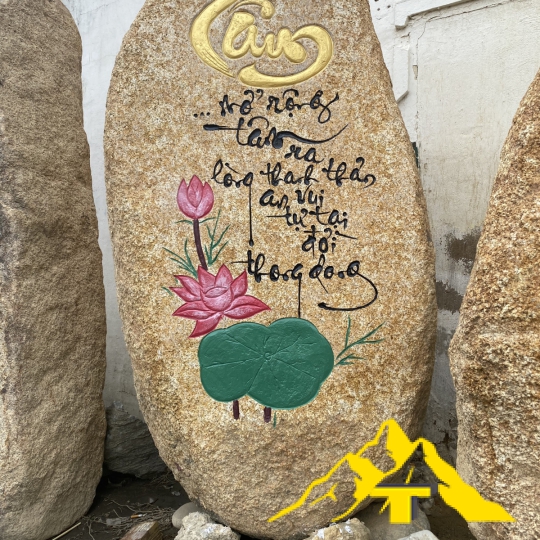 Tác phẩm trên đá