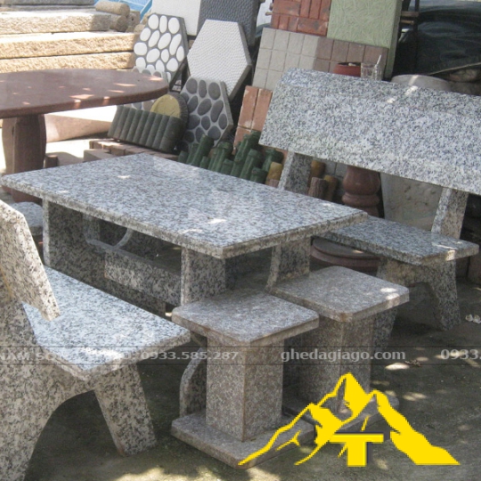   Bàn ghế đá hoa cương
